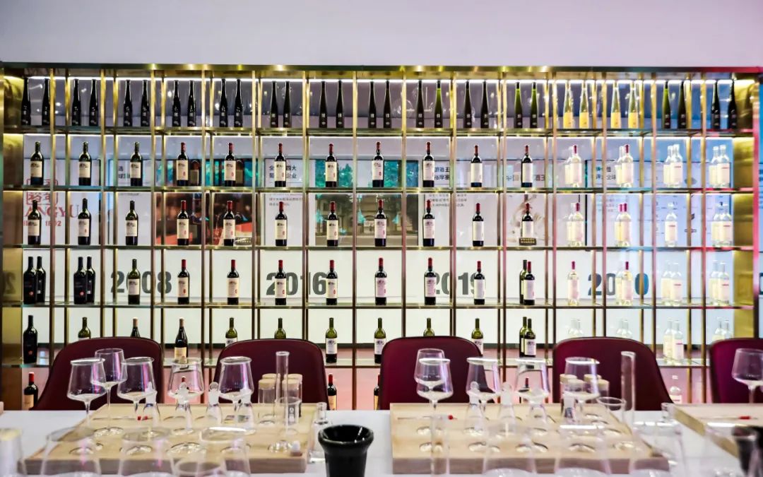 酒类品牌纷纷入局体验经济