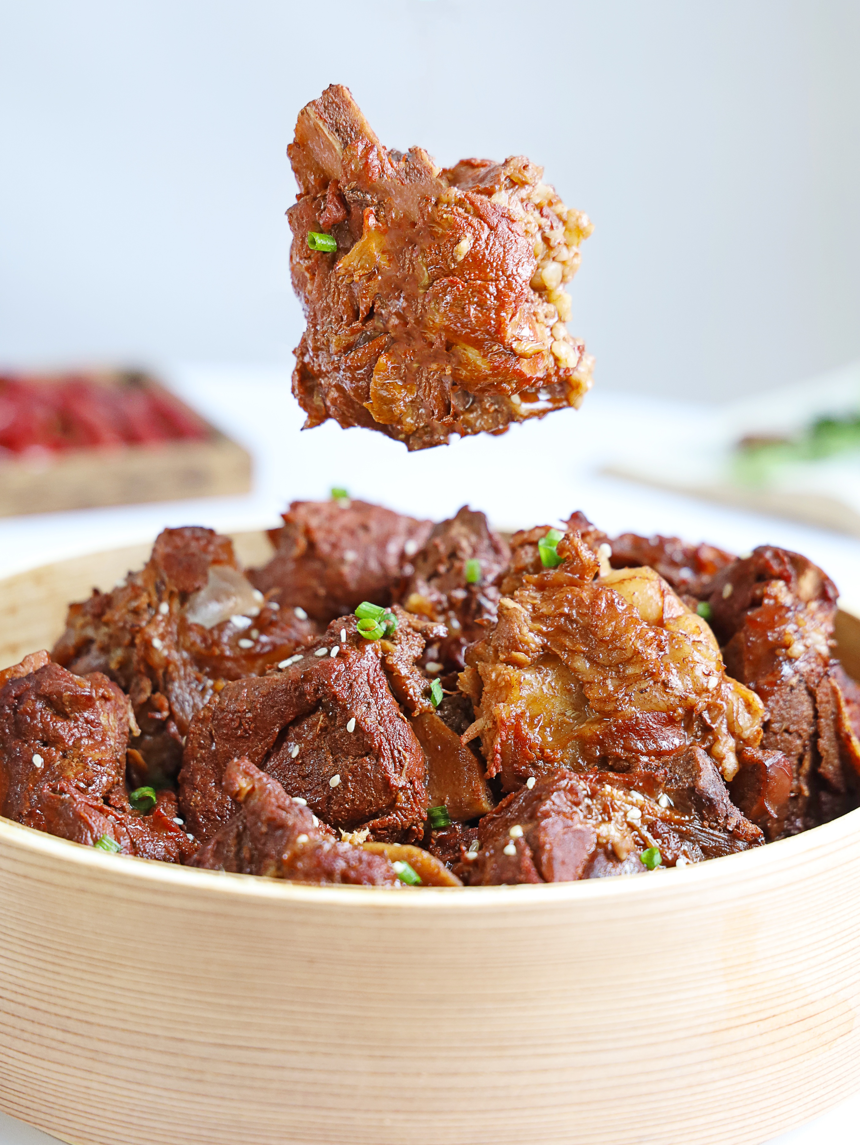 筒骨多少钱一斤酱大骨这么做酱香浓郁