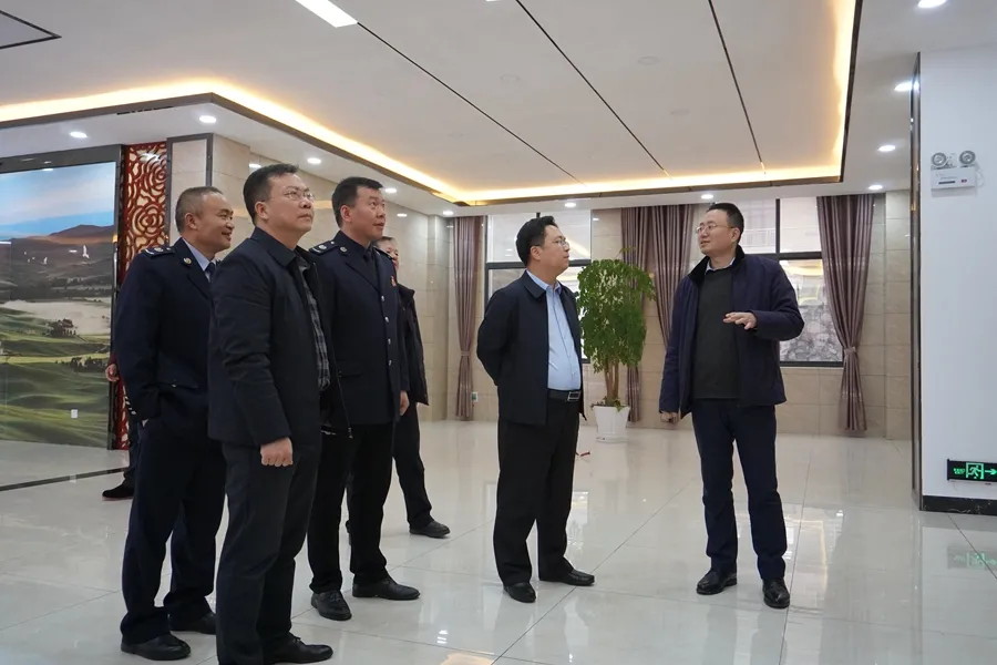 深入基层调研,走访慰问暖心