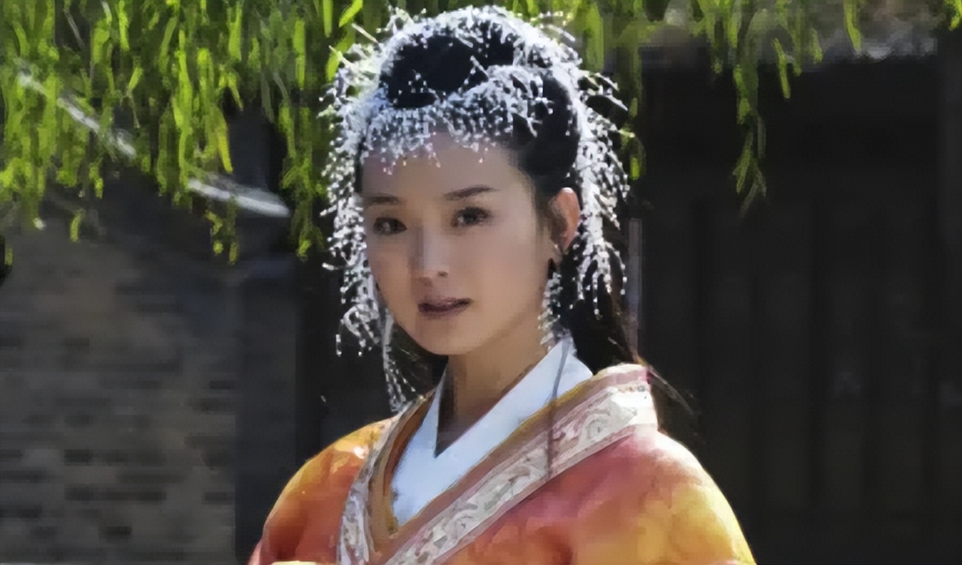 颜值不够别带“额饰”！13位女星造型PK，谁才撑得起倾国倾城