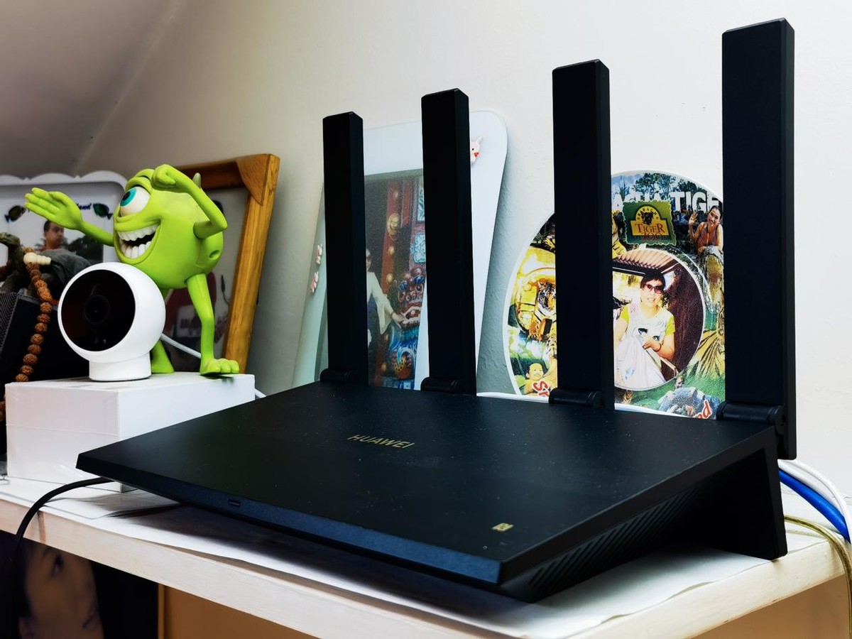 拳打华硕脚踢小米，华为目前最强WiFi6加强版路由器AX6教做人