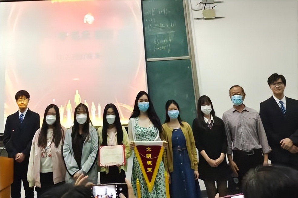 湖北工业大学继续教育学院 | 表彰大会立典范，文明寝室树新风