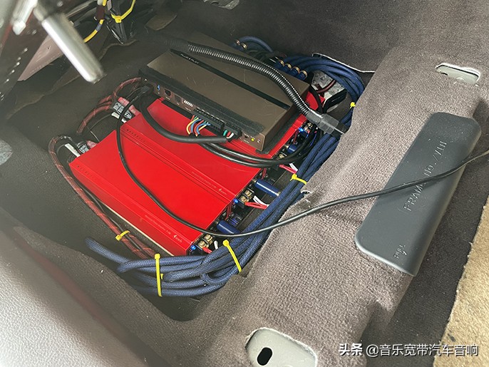 造价20多万汽车音响改装 广州雷克萨斯es改装必伟音响红心喇叭