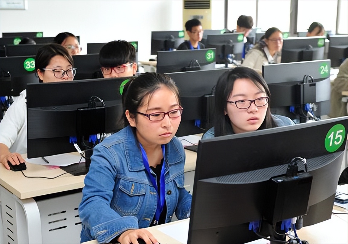 大学毕业才知道，高考数学成绩偏低的考生，不适合报考哪些专业