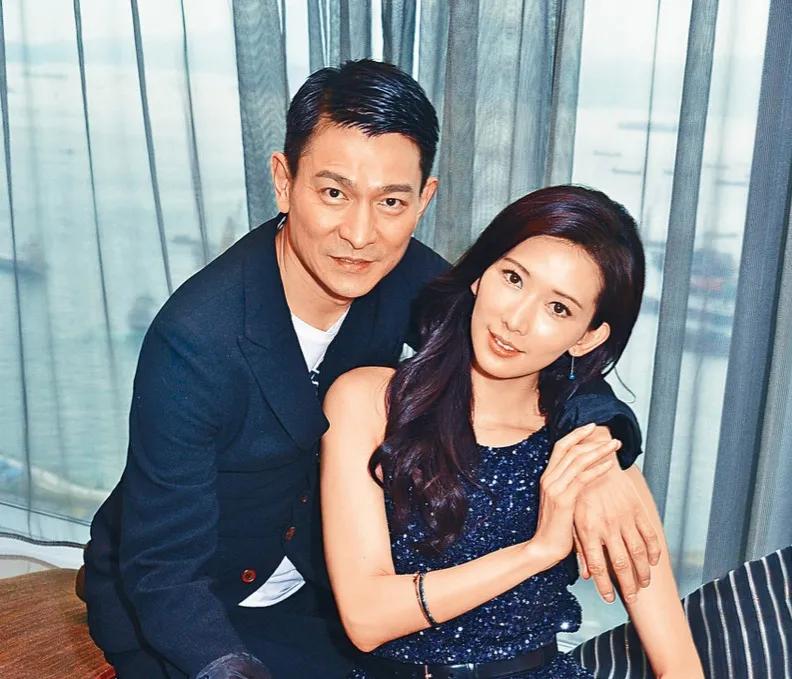 “性感女人”林志玲：“一脱成名”惹争议，马踏胸部吓死人，揪心