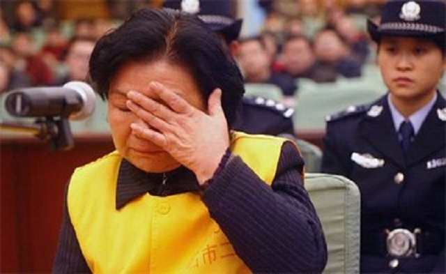 “乳业女皇”田文华，毁掉30多万婴儿，被判入狱如今怎么样了？