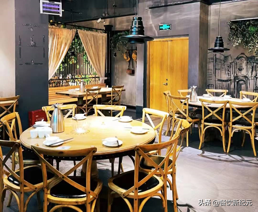 饭店装修价格揭秘：5菜429元，每平米多少钱？