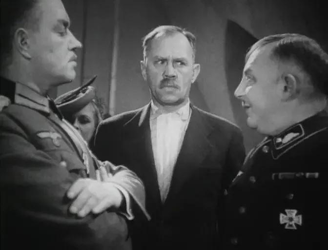 世界电影（0106）苏联电影《锄奸记》（1945）剧照欣赏