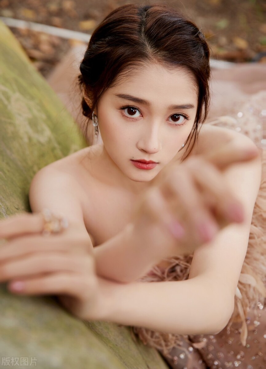 真的吗？关晓彤还有个同父异母的姐姐叫“关晓丹”