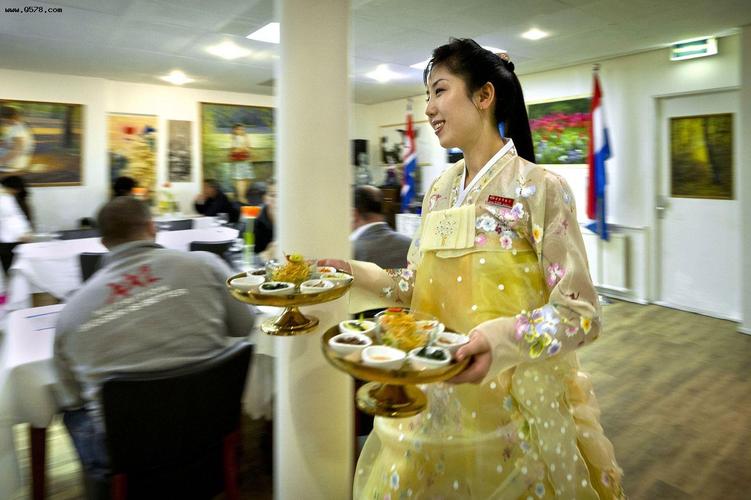 走进丹东，朝鲜饭店美女如云，有游客上前搭讪会被拒绝，为何？