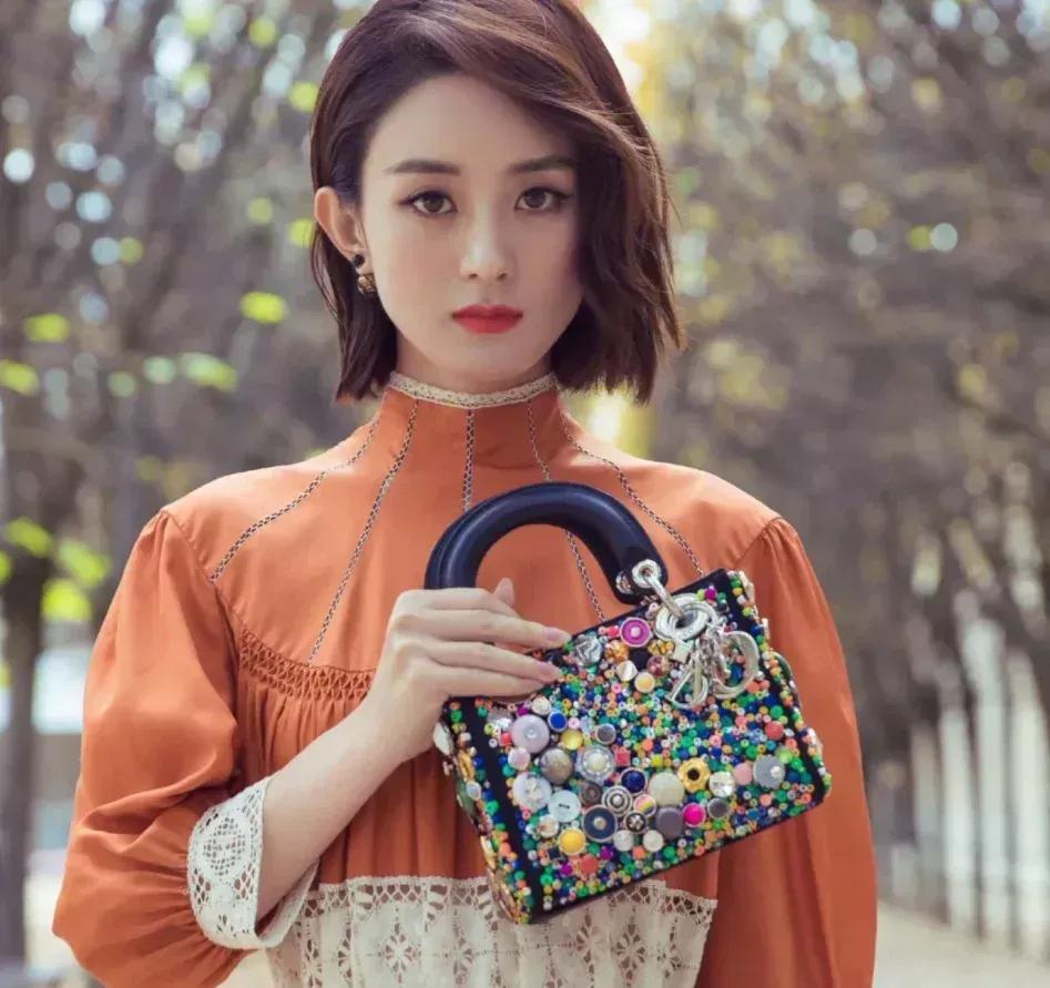 赵丽颖和baby同一件衣服不同风格