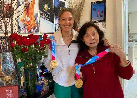 “青蛙公主”谷爱凌，轻松摘得金牌，个人履历和父母学历让人羡慕