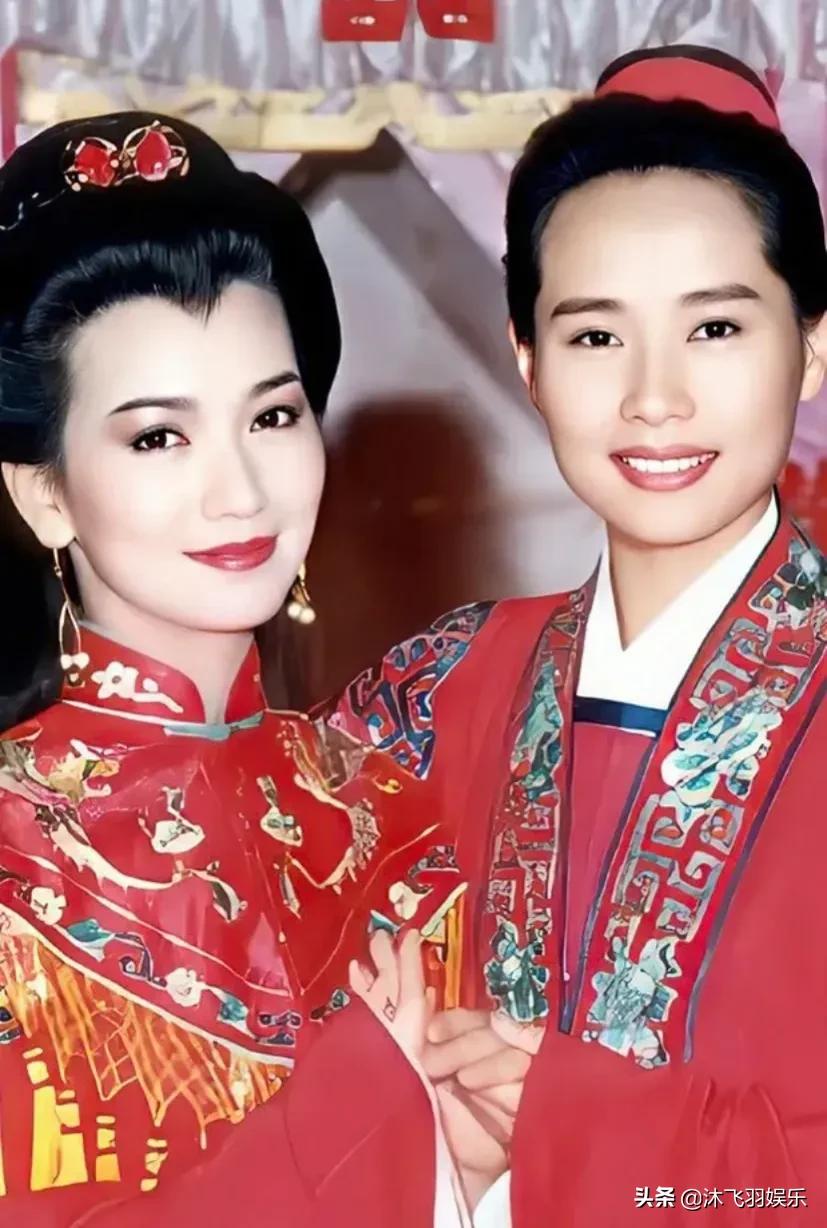 叶童和赵雅芝，新白娘子传奇，许仙，白娘子珍贵古装合影