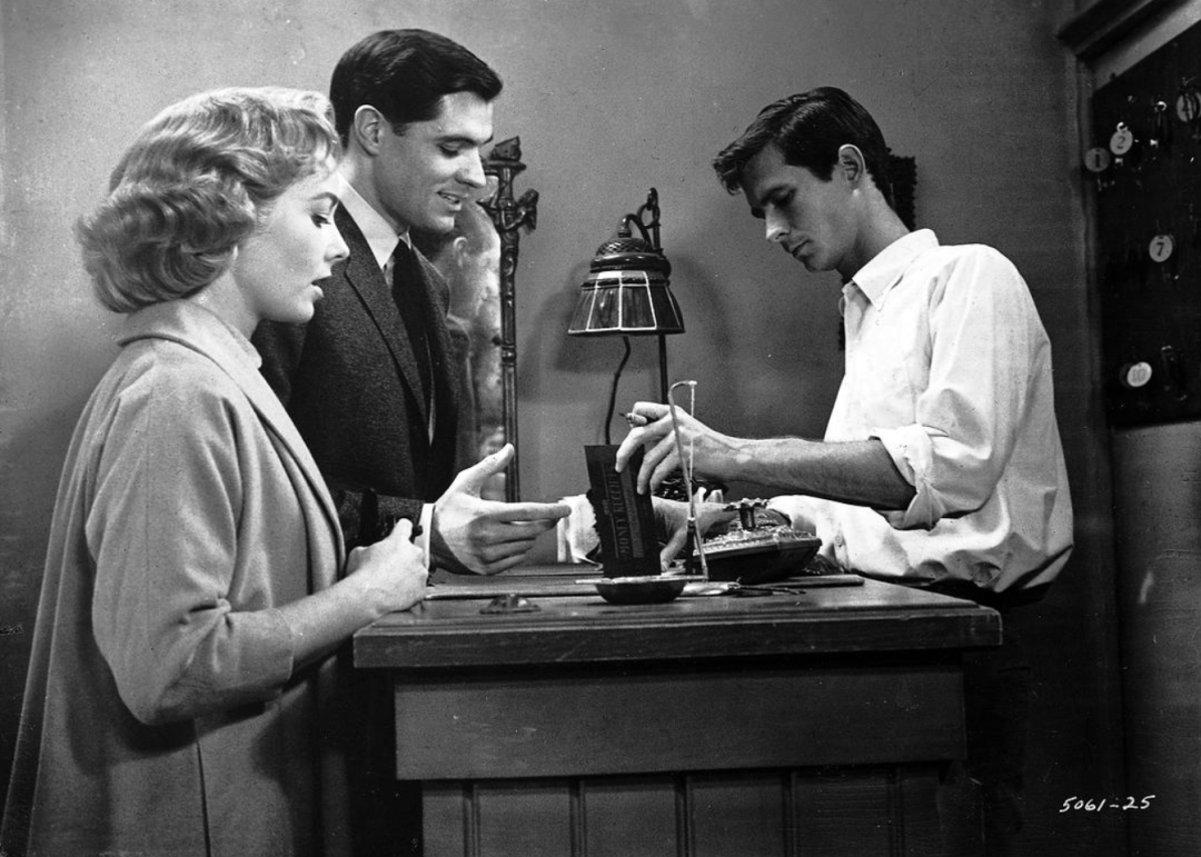 希区柯克的《惊魂记》为什么伟大？因为他在不断地戏弄观众