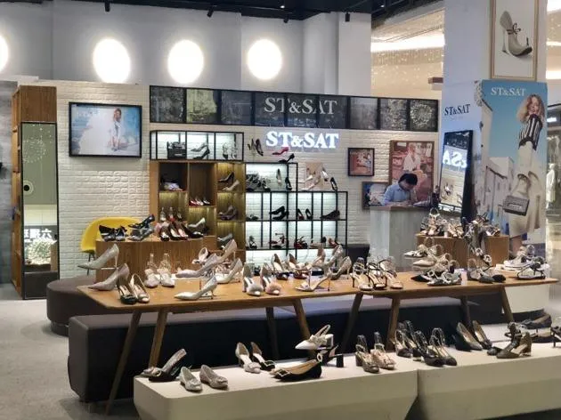 昔日鞋王,“卖身”当网红!关店之后,这次连工厂都保不住了
