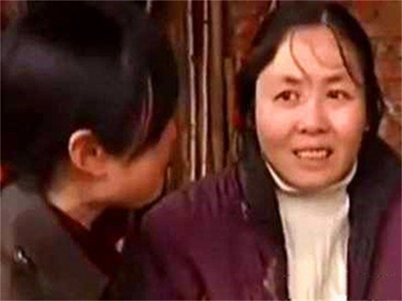 大学生何成慧视频（27年前）