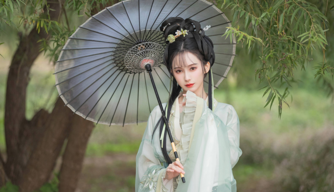 医药世家COSER妹子穿汉服妹子 一照封神!