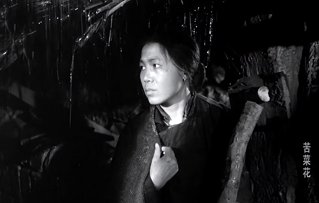 曲云：电影老旦，一生红颜扮老太