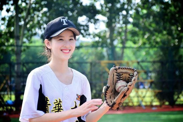 同为清华才女，武亦姝和“奶茶妹妹”的差距很大，能相提并论吗？