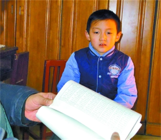 何雪豪：8岁被特招入伍，成为特种兵，学费由国家承担