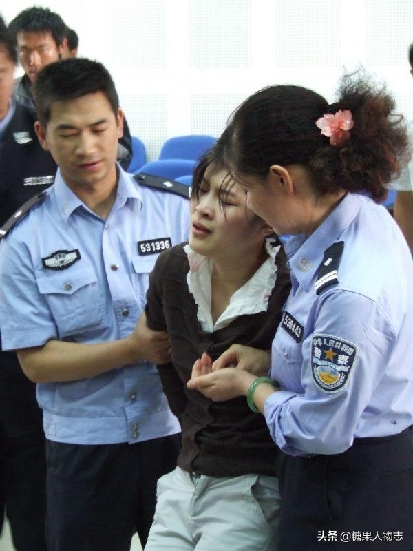 丽江女大学生杀人案：经男友介绍去坐台，又合伙雇凶杀人，为啥？