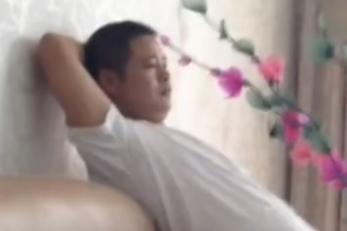 老公和小三,老公和小三偷偷联系,该如何面对