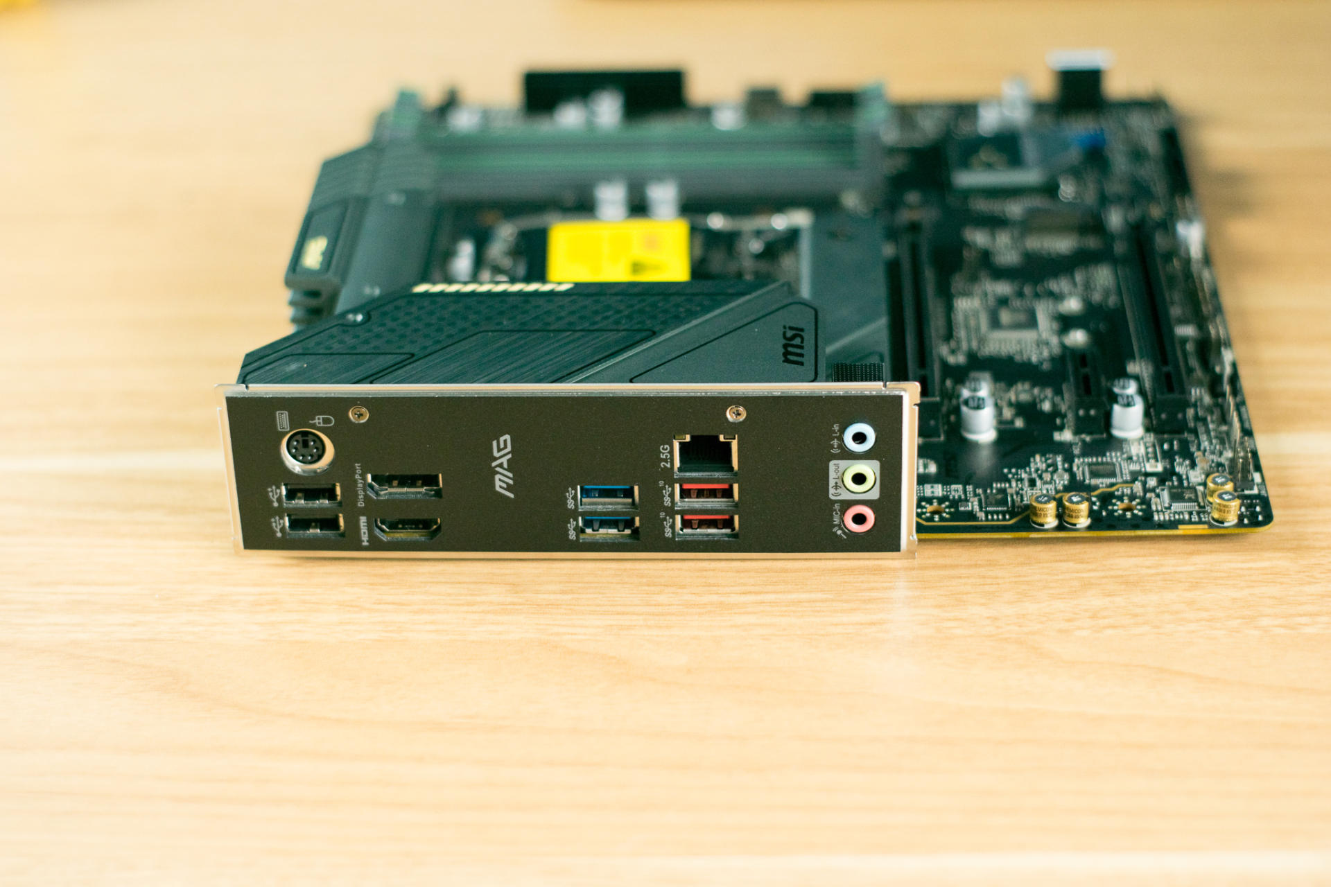 仅中国大陆特供，英特尔这CPU有性价比？i5-12490F+B660主板实测