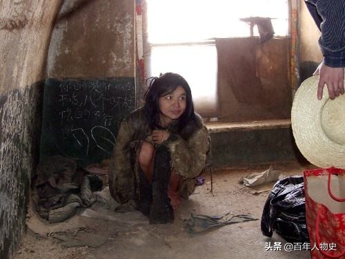 妙龄少女被4次拐卖后，被关窑洞6年精神失常，获救后不识亲人