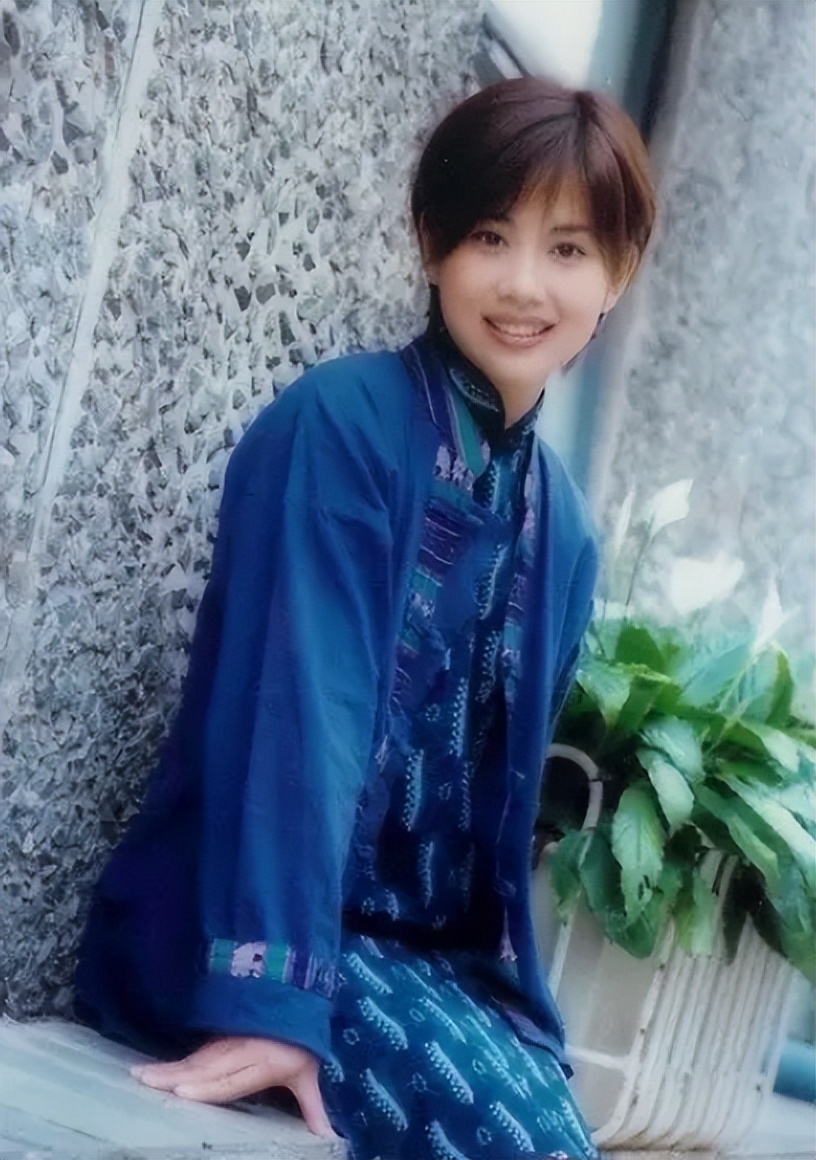 有种"整容"叫陈松伶嫁人,自己变化不大,老公却像换个人