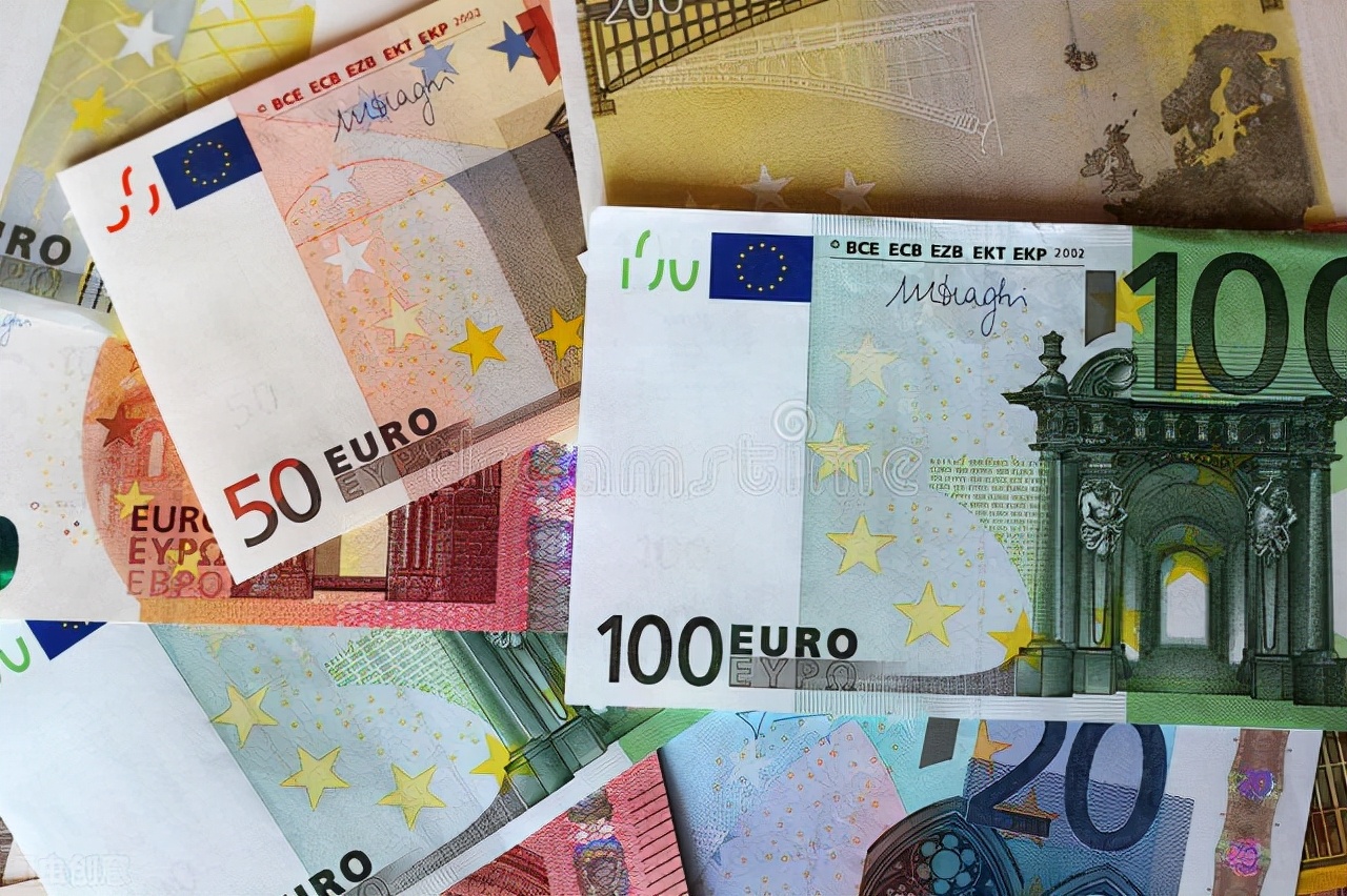 欧元兑人民币汇率跌破7，通货膨胀严重!背后是美元的收割计划_