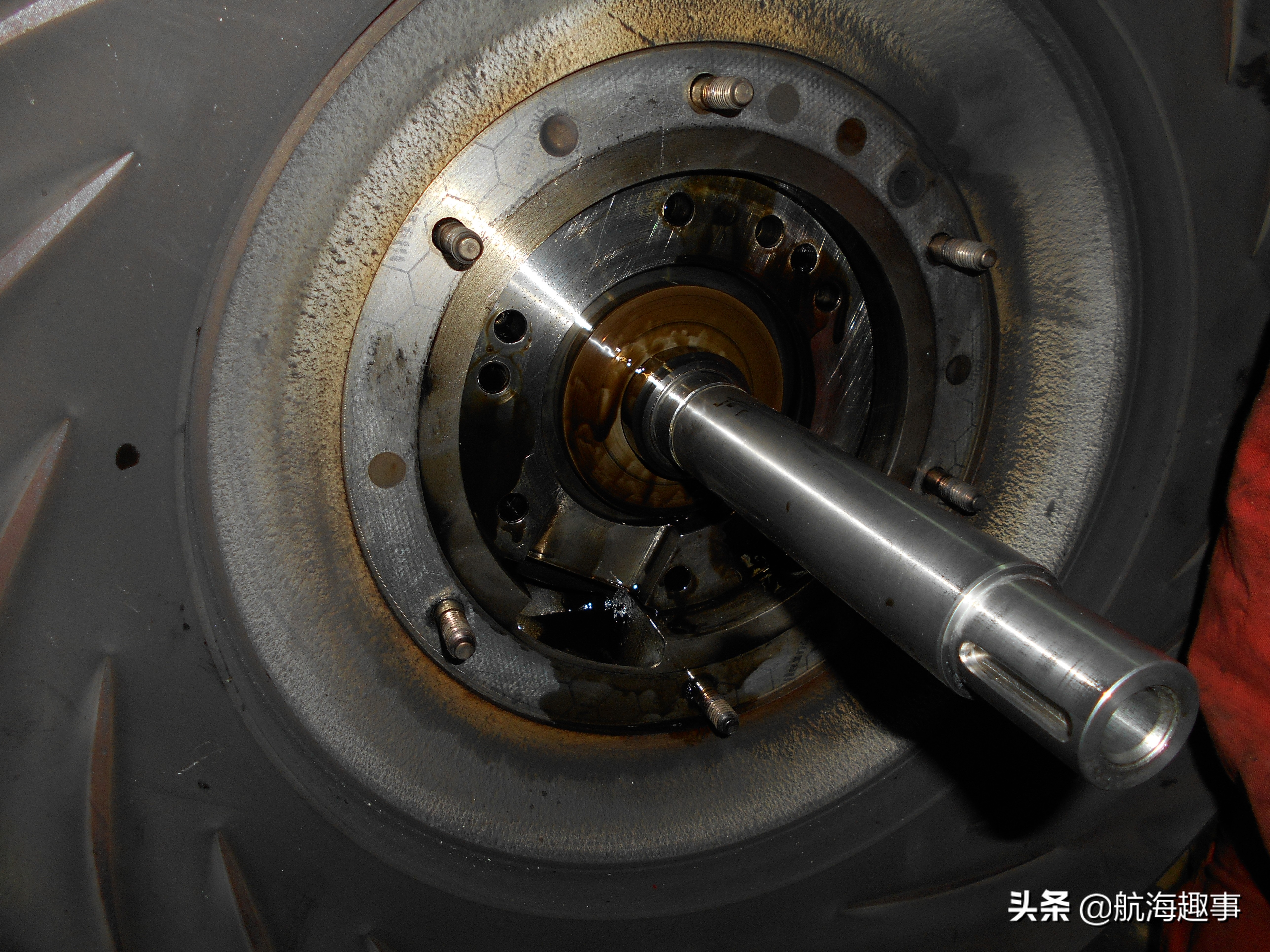 从汽車引擎“T”学习，带你了解船用发电机废气涡轮增压器的检修