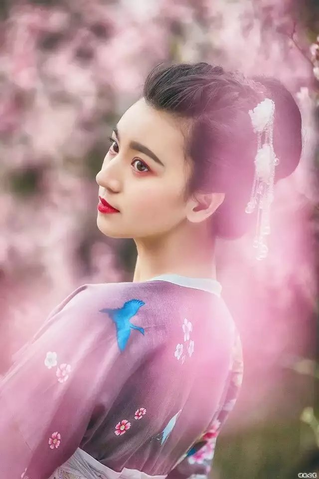 七绝61绣女美女