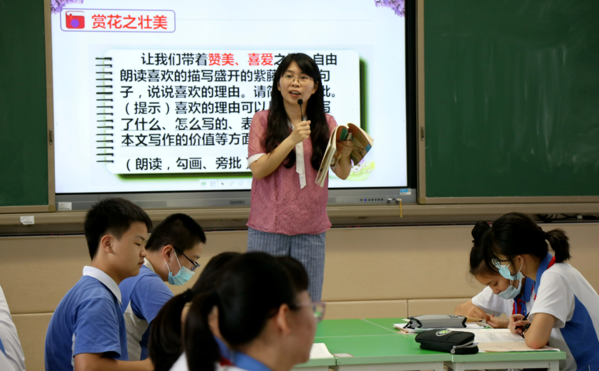 眼看转正却被挤走，私立学校老师自曝工作经历，后悔当初没去公办