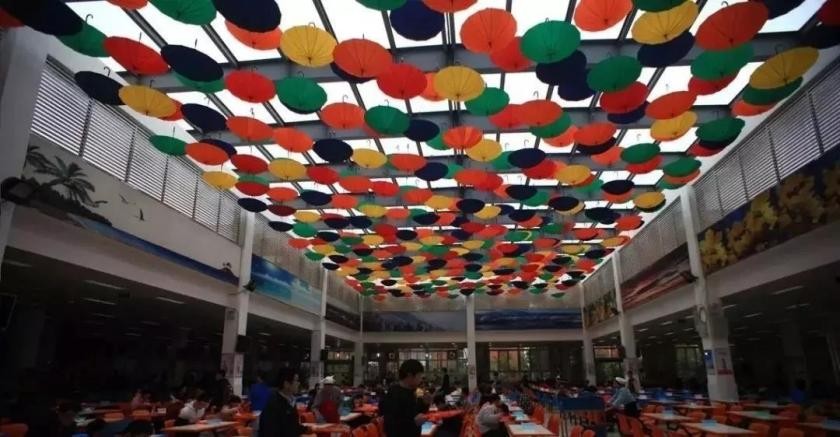 成都这所高校“火了”！食宿配置豪华，拥有绝美风光，学生幸福感爆棚！