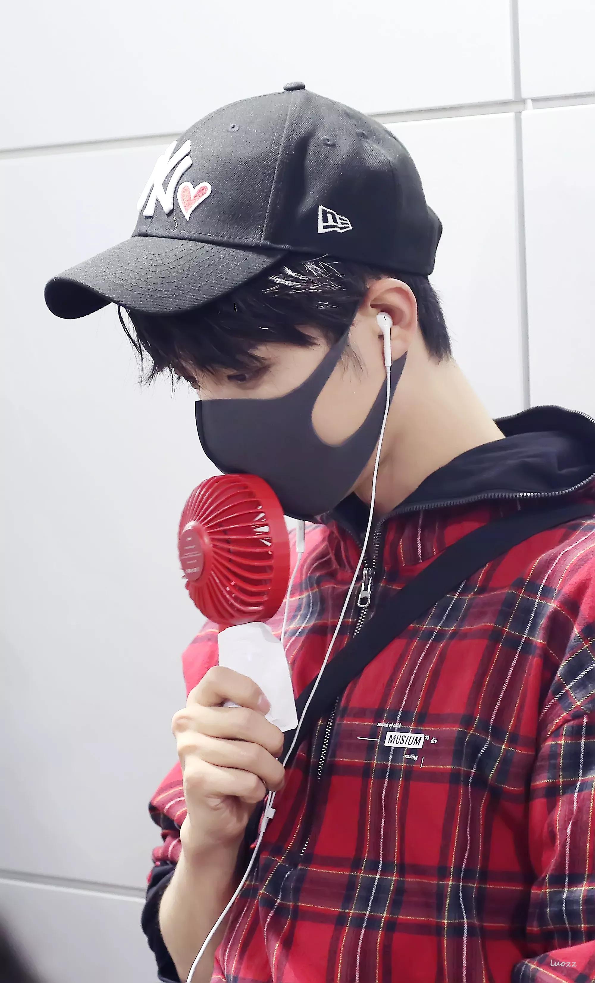 考古肖战:2018年9月—12月机场时间线汇总,今天请叫我收图狂魔