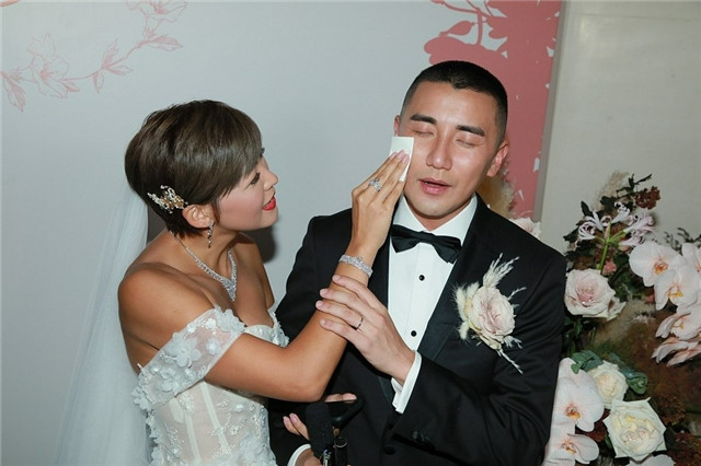 2021年娱乐圈8场唯美婚礼：俊男靓女羡煞旁人，两对新人奉女成婚