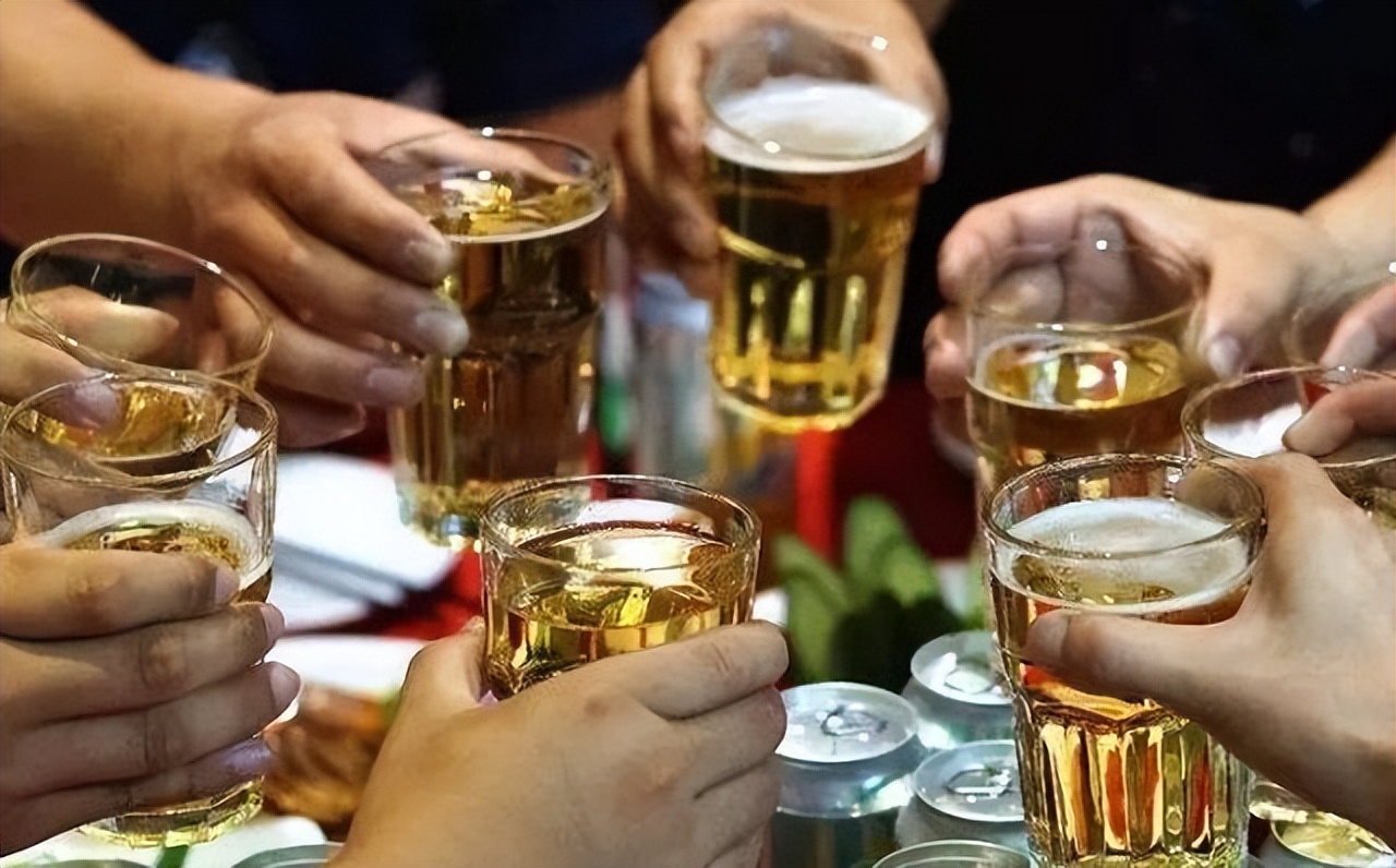 每晚喝一瓶啤酒，身體會有哪些影響？ 關於喝酒必須要知道的5件事