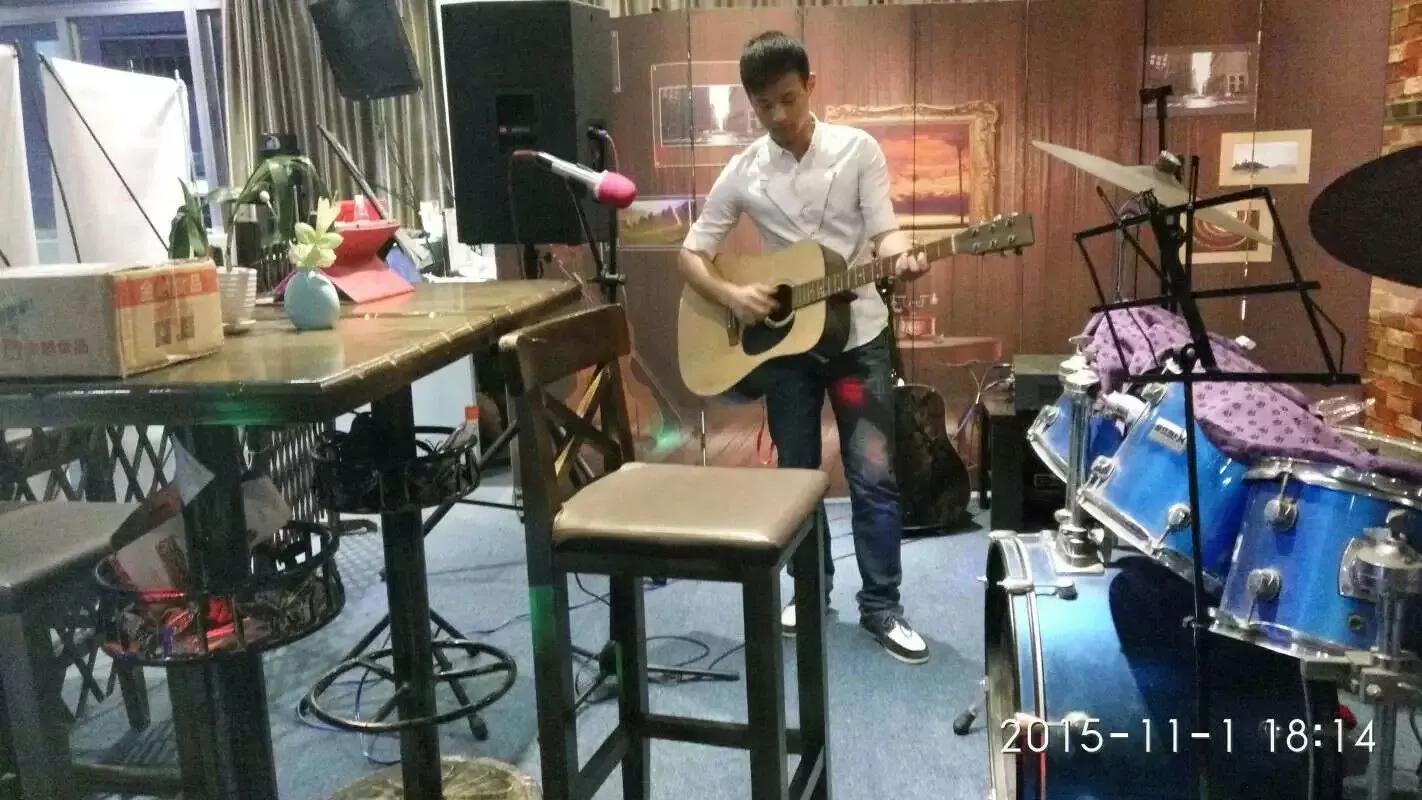 成龙郭麒麟，刘浩存新戏《龙马精神》元旦档跨年1%猫眼 拿联合私