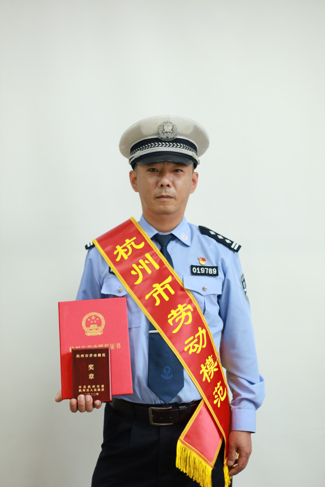 杭州临安区公安分局交警季伟忠：24年，大山下的奋斗青春