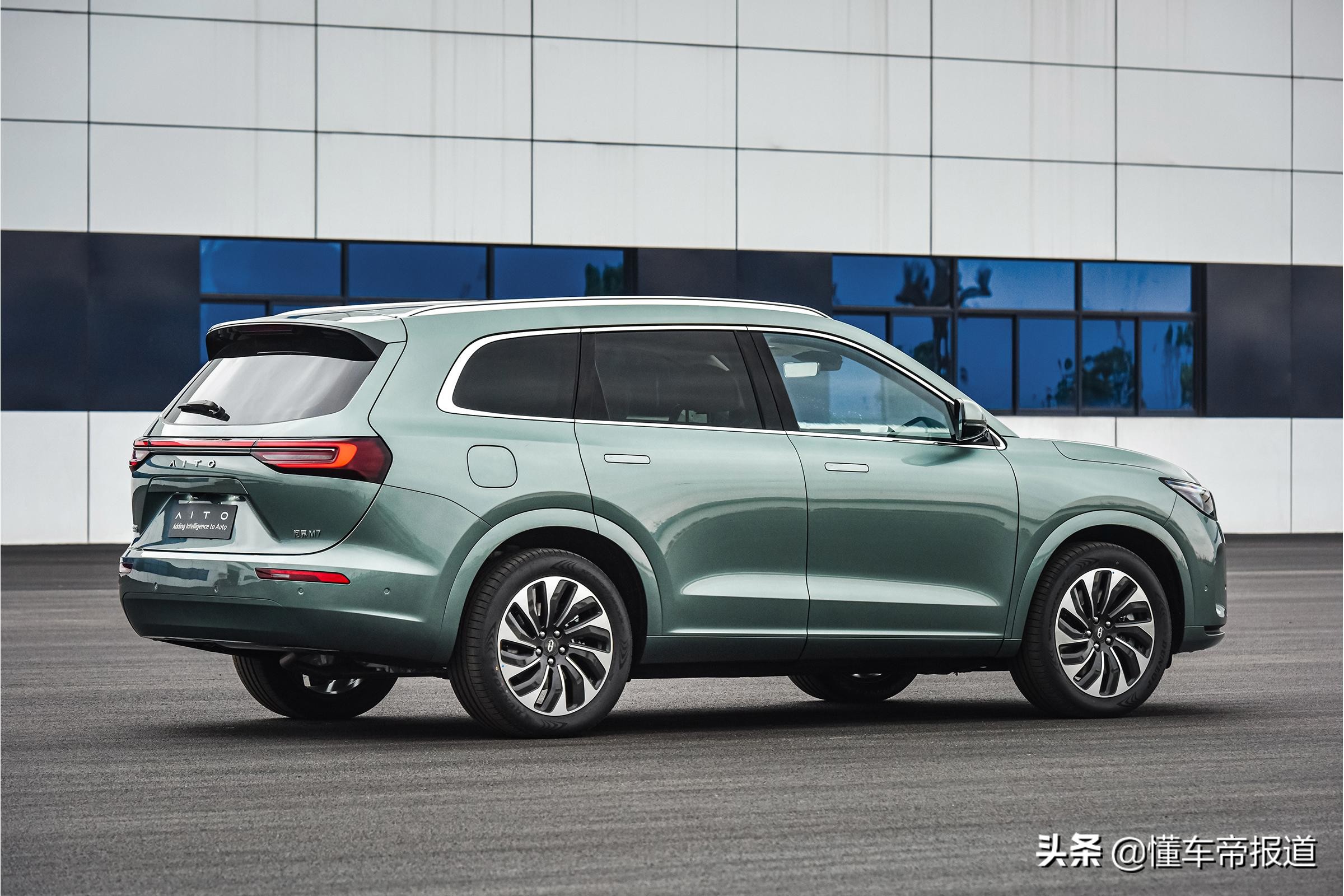新车｜定位中大型SUV，竞争理想ONE/岚图FREE，问界M7正式上市