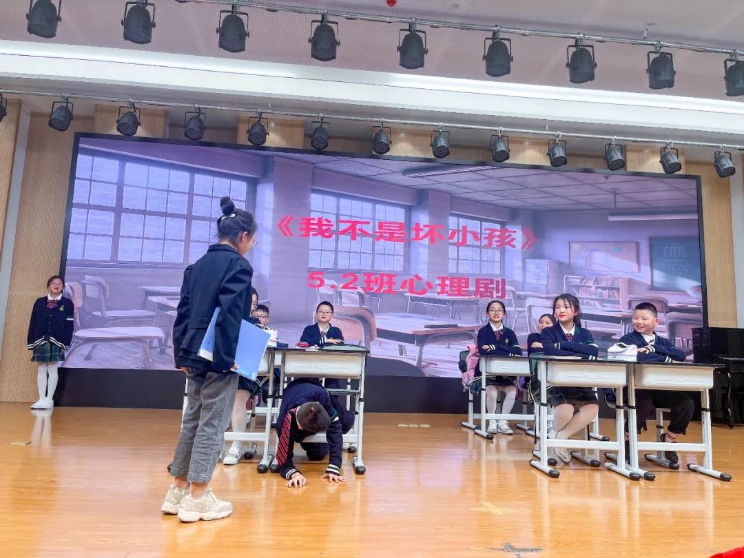 花田花绽，阅读悦心｜双流区黄甲小学举行读书节之阅读表演赛