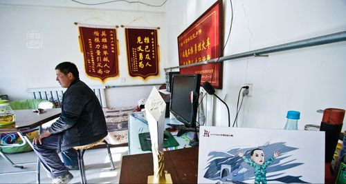 油罐火车被放羊人拦住，政府却奖励了30万元，他后来过得咋样？