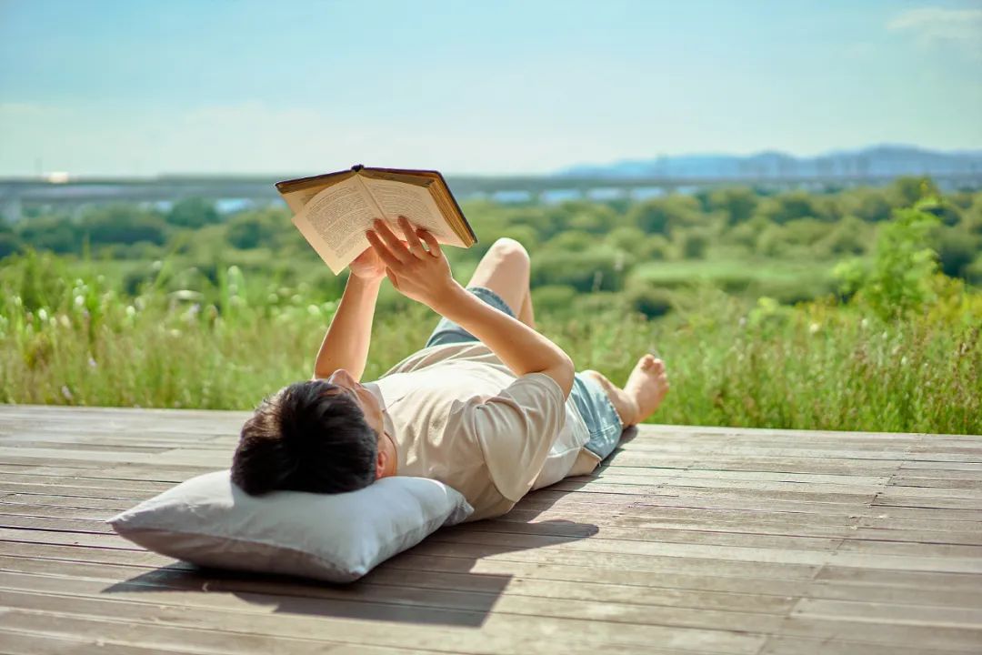 为何怀旧成潮流？心理学家：当人们缺乏幸福感，就会留恋过去