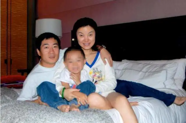 歌手陈红：退出歌坛嫁李军，离婚后对簿公堂声誉尽毁，人生太坎坷