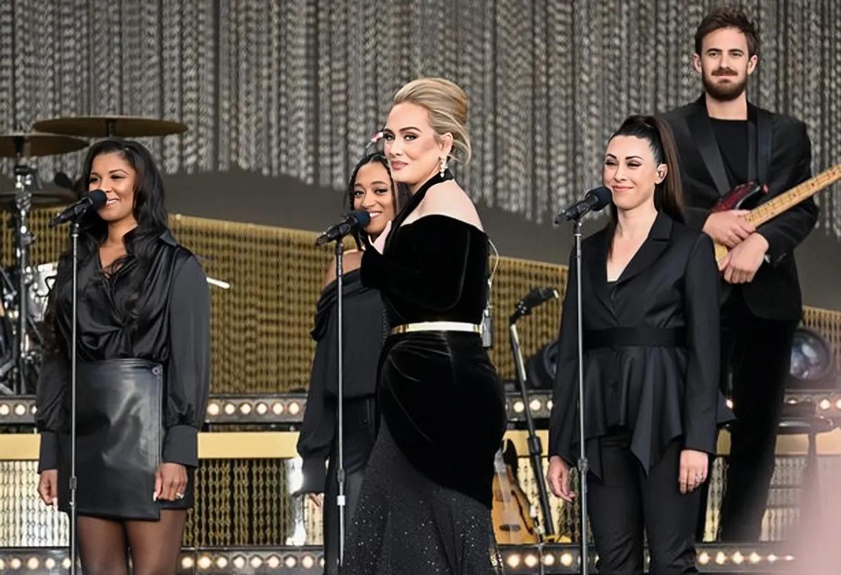 阿黛尔音乐节激情献唱