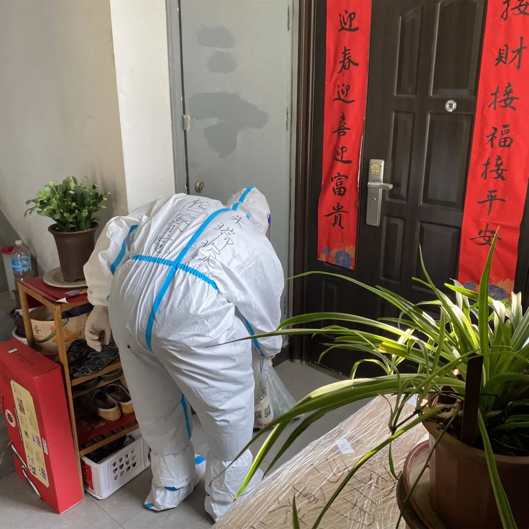 谁说站在光里的才算英雄