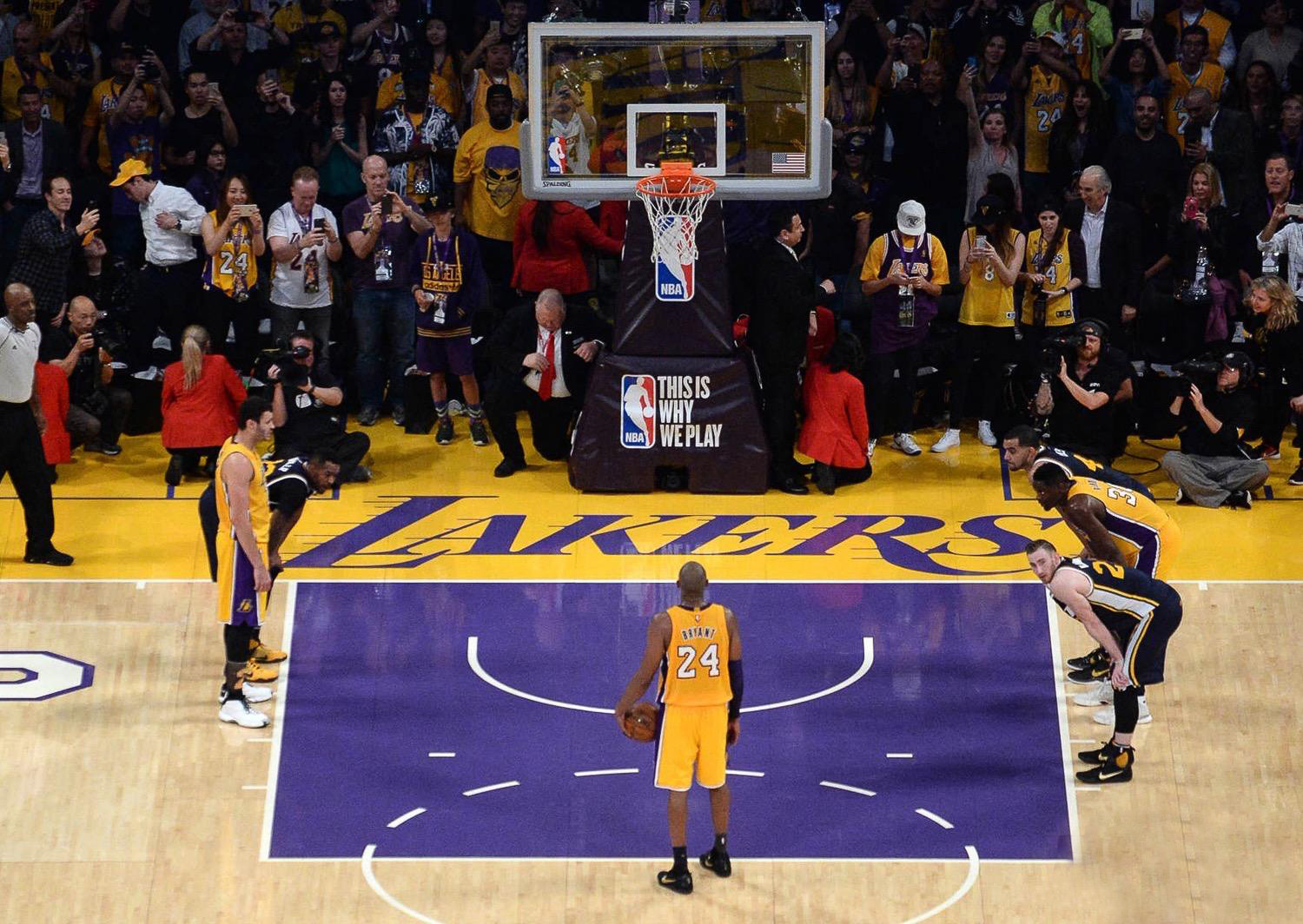 nba球员为什么罚球(篮球比赛中罚球中一次得几分？什么情况下会罚球？)