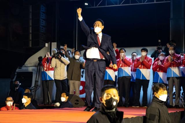 尹锡悦当选韩国总统：他曾有亲日言论，为何选择亲近日本？