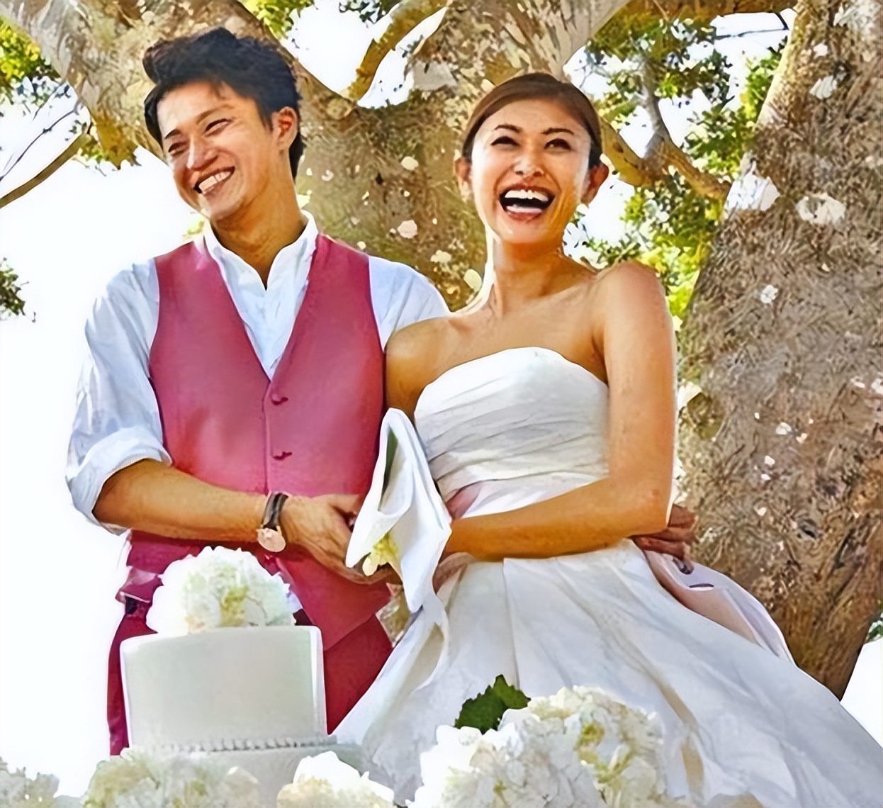 小栗旬事件再次升级：已经影响到老婆和3个孩子，家庭面临破裂