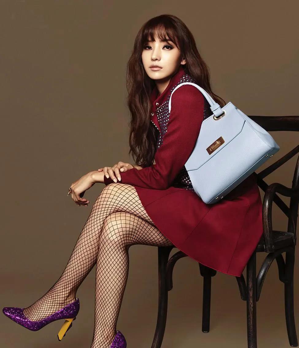 韩国女星韩彩英